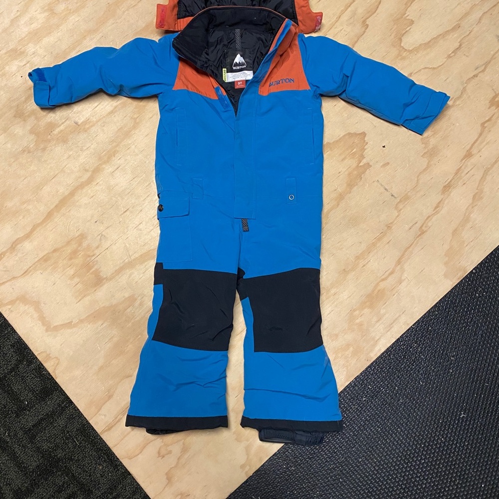 Burton Snowboard/Ski/Sled One-Piece Suit-this thing is amazing. Easy on/off.